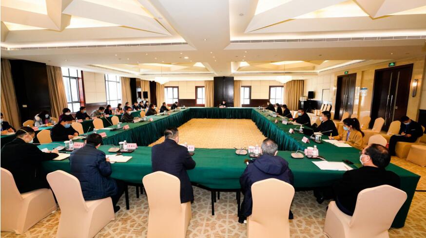 玩彩网集团召开党委（扩大）聚会转达学习省委常委会精神