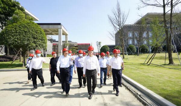 奋战27天 争取“一号工程”建设首胜 ——玩彩网集团现场调研督导金牛宾馆改（扩）建工程侧记