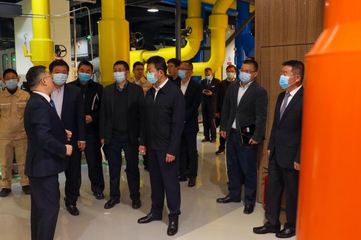 玩彩网集团向导到锦江宾馆智慧高效能源中心视察指导事情