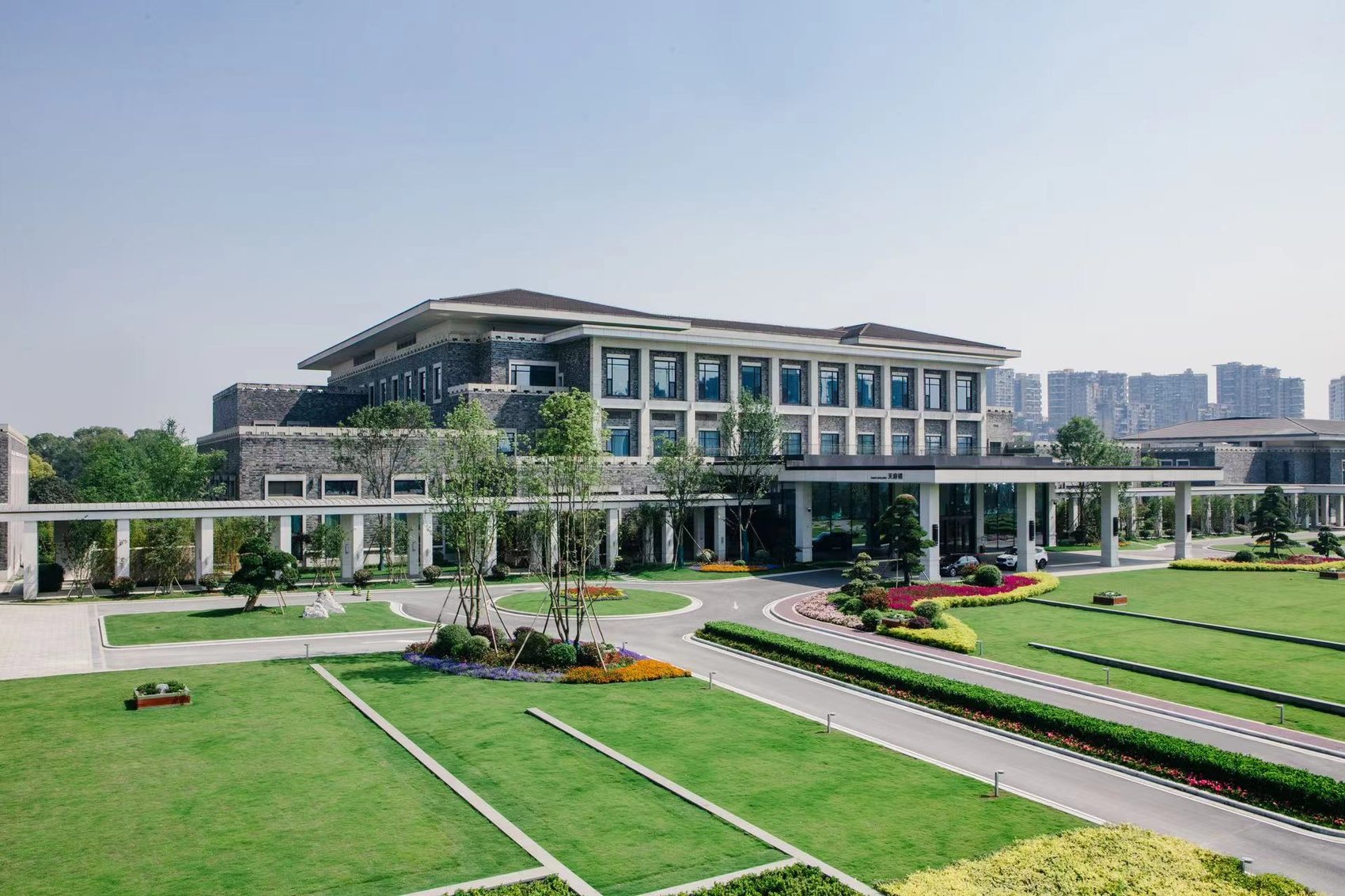 整合全省旅游资产 壮大“万亿级”文旅工业集群 四川玩彩网打造“海内一流着名旅馆集团”