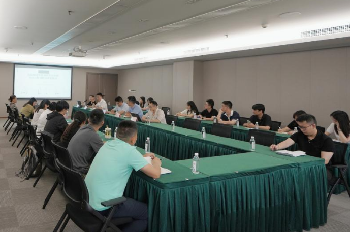 省玩彩网集团举行战略投资专题培训