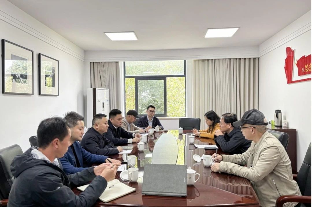 省玩彩网集团考察组赴成都大学考察交流