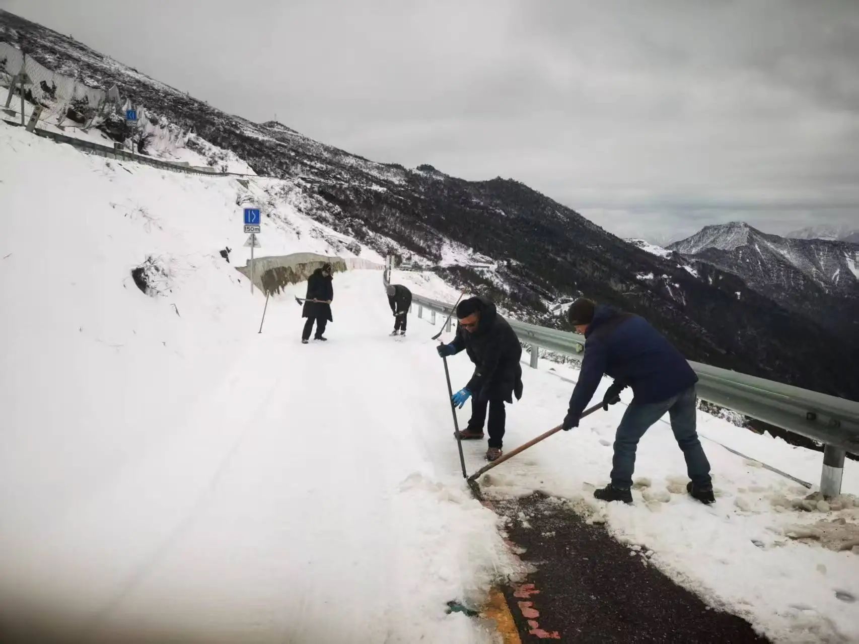 15dec8c4-fd56-43ee-be92-ebfa2184b176